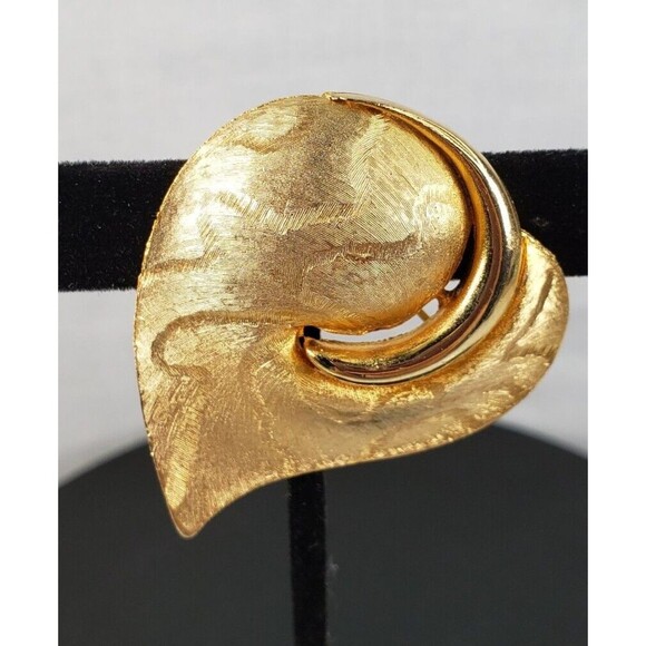 Vintage  JJ Jonetta Heart Brooch Yellow Matte Gold Plated 2"  Brooch - Picture 2 of 9